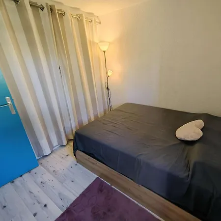 Spacieux T2 Climatise Avec Parking, Terrasse Et Wi-fi - Fr-1-607-205